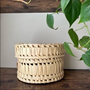 Lidded Vintage Wicker Storage Basket Decor